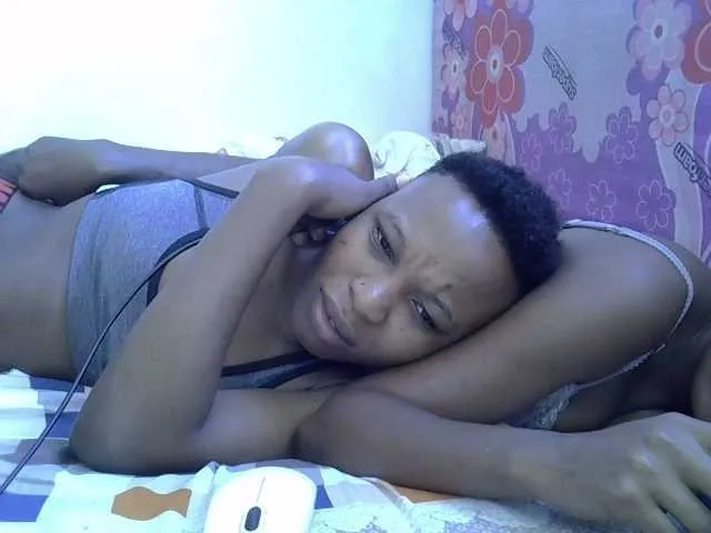 Live sex webcam photo for Hippies02 #276192094