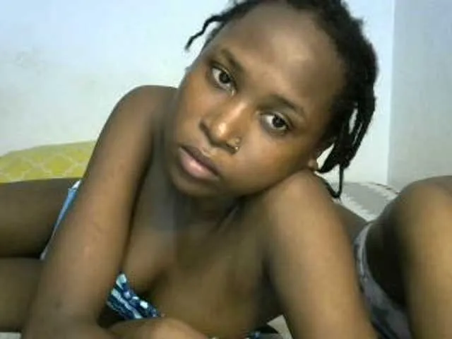 Live sex webcam photo for Hippies02 #276811751