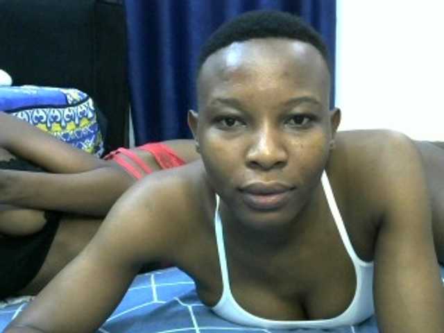 Live sex webcam photo for Hippies02 #286362554