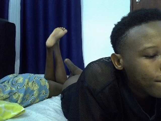 Live sex webcam photo for Hippies02 #289782633