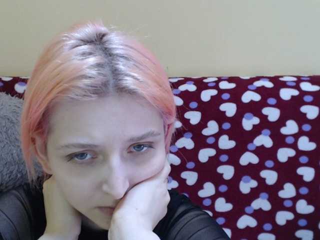 Live sex webcam photo for HloesMadeos #271784372