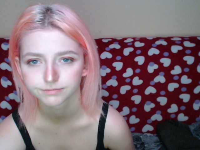 Live sex webcam photo for HloesMadeos #271791903