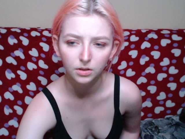 Live sex webcam photo for HloesMadeos #271801627