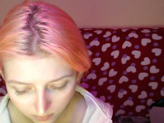 Live sex webcam photo for HloesMadeos #271828086