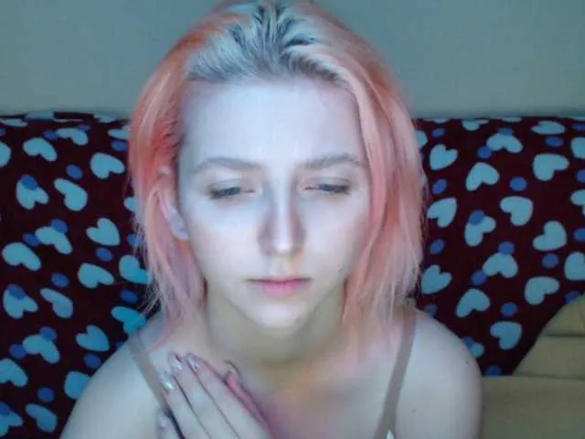 Live sex webcam photo for HloesMadeos #271838711