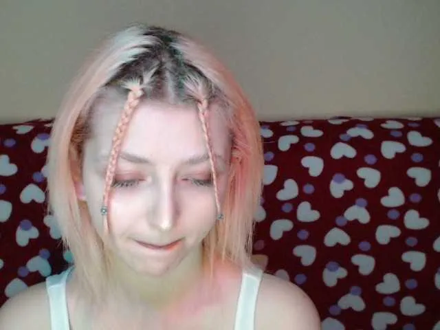 Live sex webcam photo for HloesMadeos #272042144