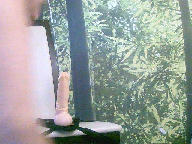 Live sex webcam photo for Hndsmphil #276590331