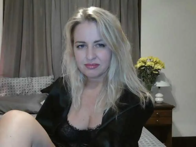 Live sex webcam photo for Holliekate #276086475