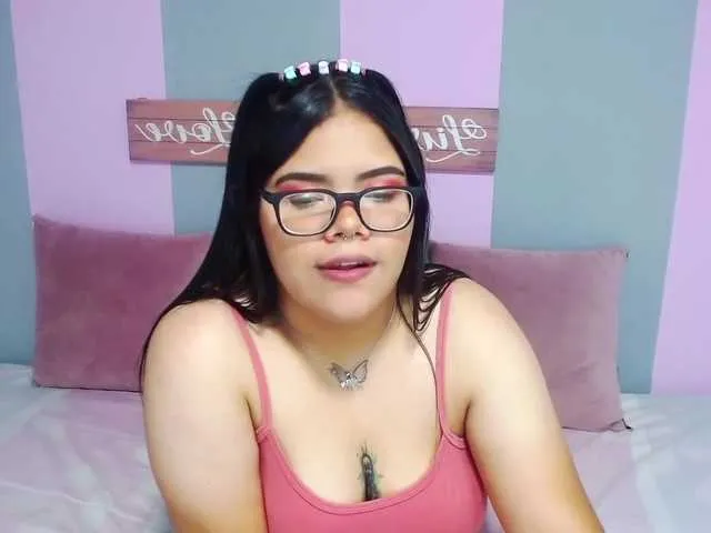 Live sex webcam photo for Holly-Pink1 #273156023