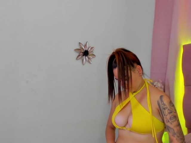 Live sex webcam photo for HollyKitty10 #277312546