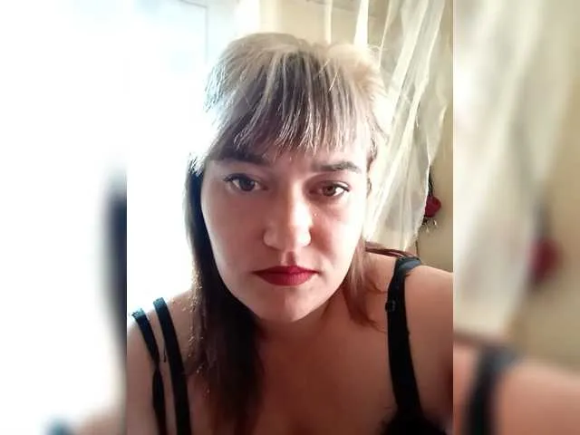 Live sex webcam photo for HollyLaBerry #291699347