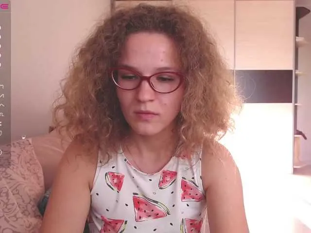 Live sex webcam photo for HollyMommy #276360923