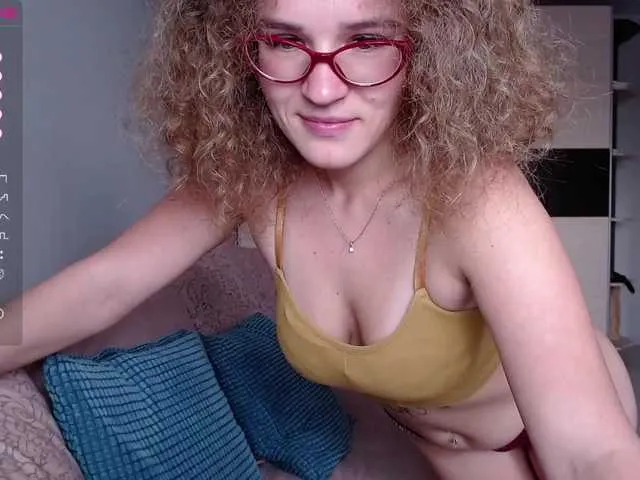 Live sex webcam photo for HollyMommy #276368738