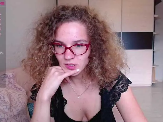 Live sex webcam photo for HollyMommy #276383836