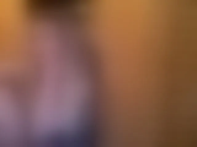 Live sex webcam photo for HollyQueen #293974415