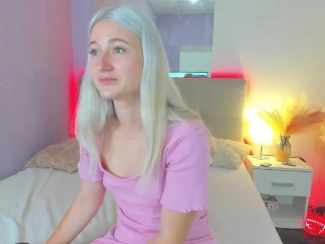 Live sex webcam photo for HollyTaillor #291533851