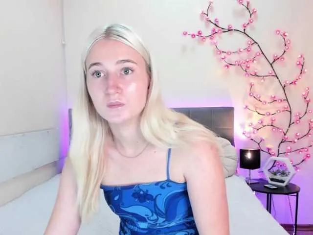 Live sex webcam photo for HollyTaillor #291607819