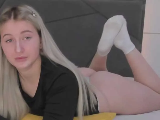 Live sex webcam photo for HollyTaillor #293514121