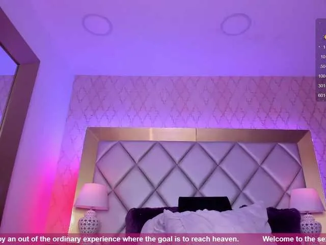 Live sex webcam photo for HollyTegan #276784575