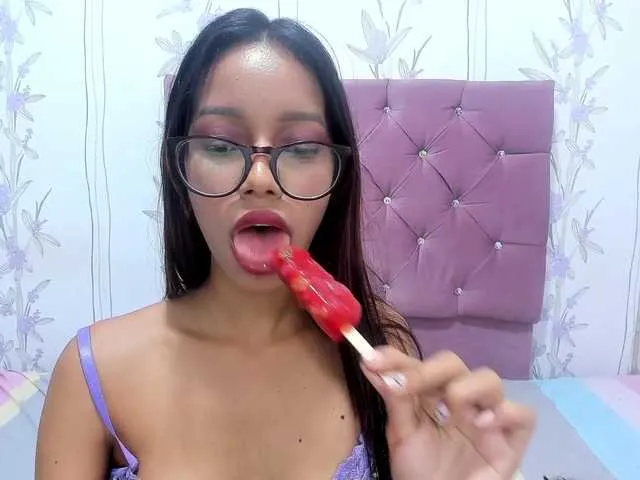 Live sex webcam photo for Hollysweet18x #272404706