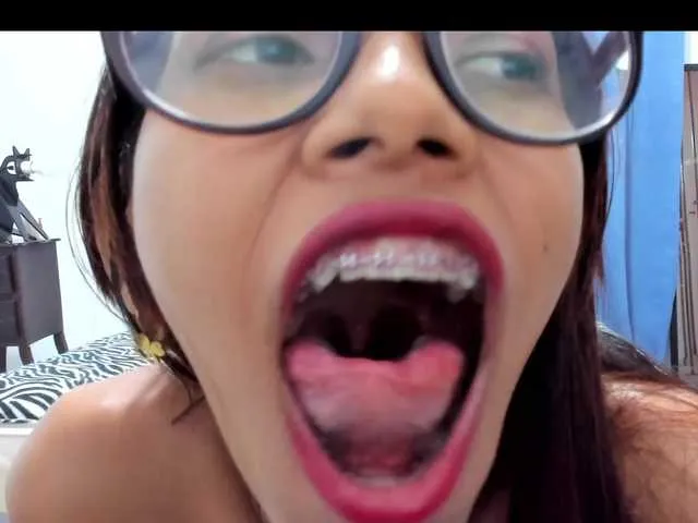 Live sex webcam photo for Hollysweet18x #272549462