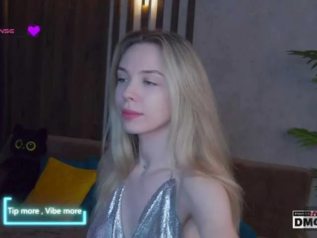 Live sex webcam photo for Hollywww #290486622