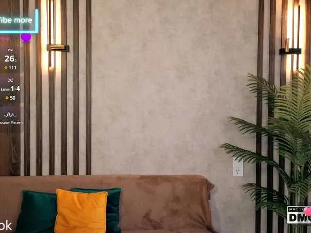 Live sex webcam photo for Hollywww #291370019