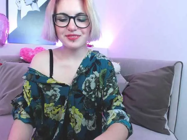 Live sex webcam photo for Holy-Mary #272463486