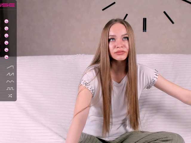 Live sex webcam photo for Holy-Molly #271854644