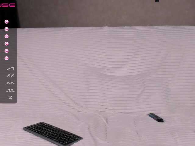 Live sex webcam photo for Holy-Molly #271866457