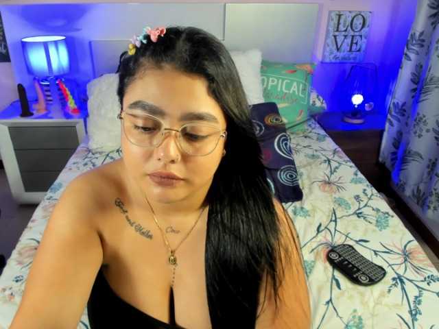 Live sex webcam photo for HolyAna20 #276207314