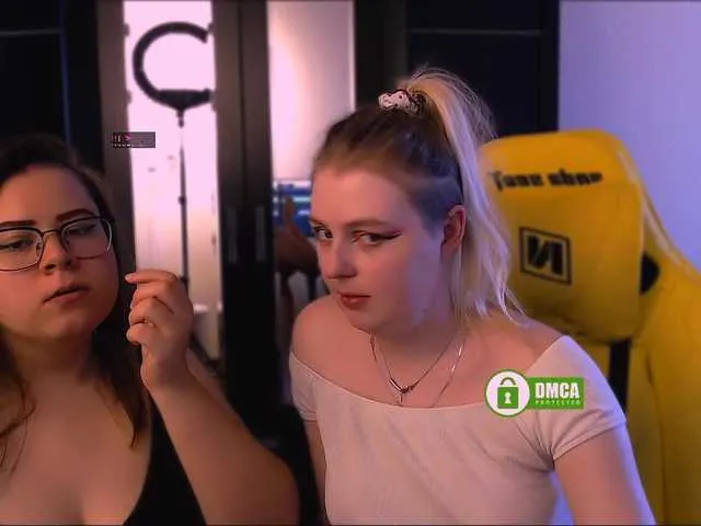 Live sex webcam photo for HolyDevilS #291918418