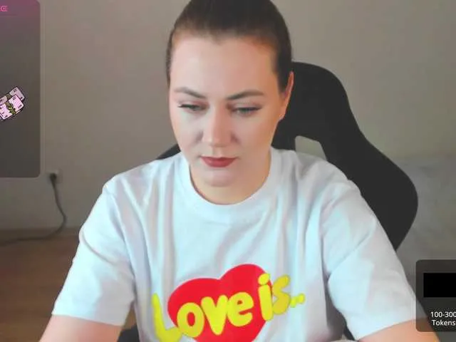 Live sex webcam photo for HolyMaria #290682773