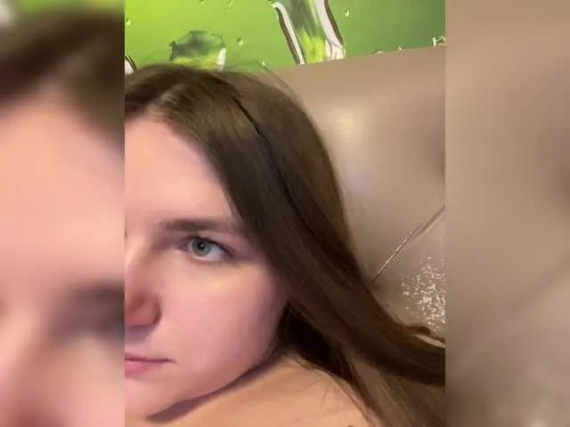 Live sex webcam photo for Homely #290284424