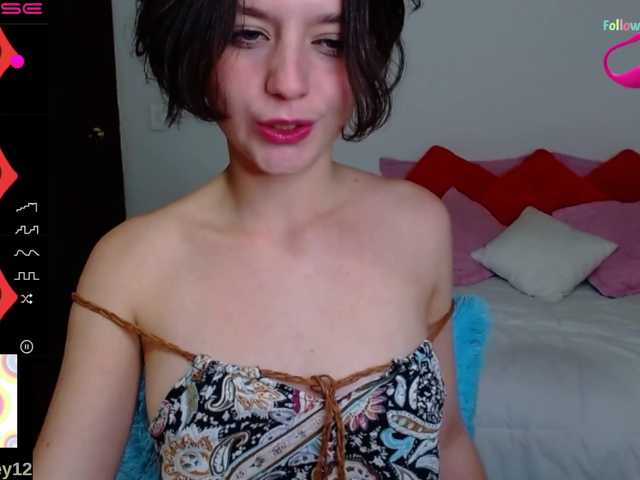 Live sex webcam photo for Honey-Petty #273953015