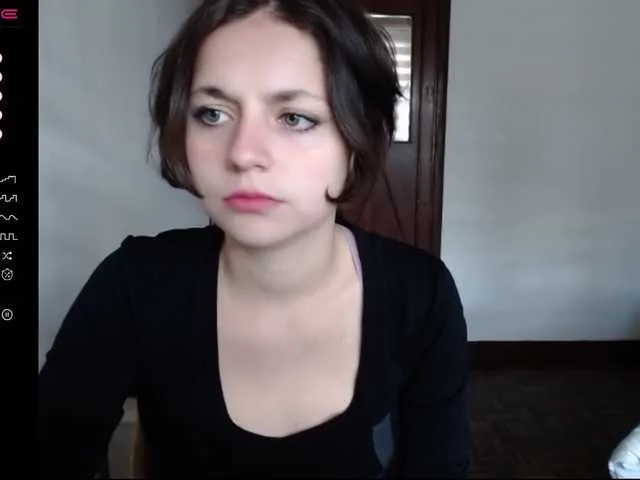 Live sex webcam photo for Honey-Petty #274034882