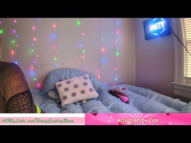 Live sex webcam photo for Honey0811 #274037989
