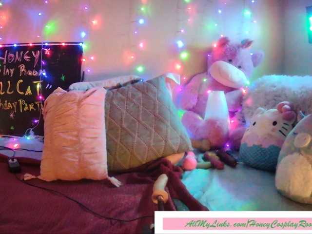 Live sex webcam photo for Honey0811 #274321987