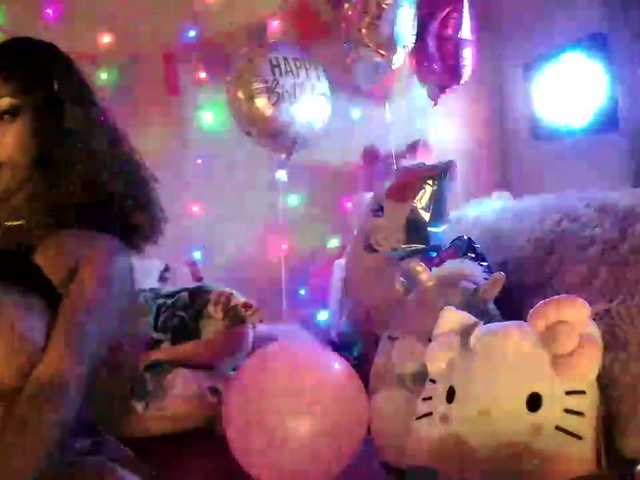 Live sex webcam photo for Honey0811 #274382240