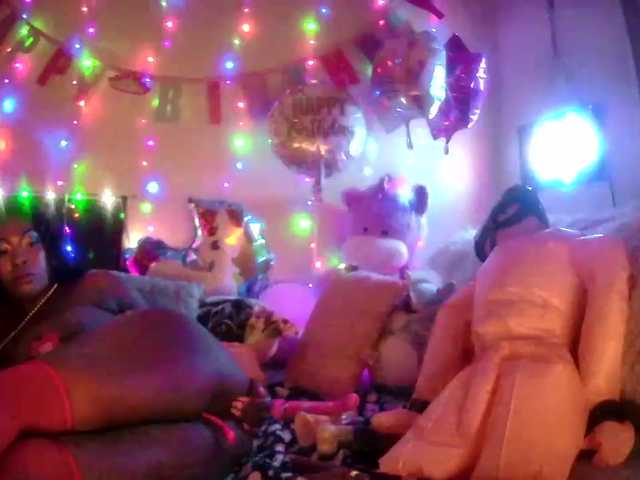 Live sex webcam photo for Honey0811 #274439799