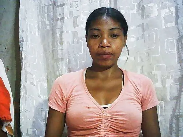 Live sex webcam photo for Honey699 #290386621