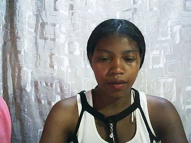 Live sex webcam photo for Honey699 #290480250