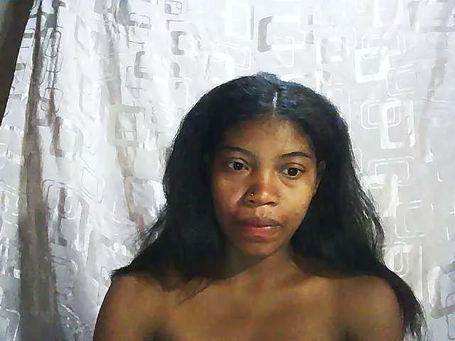 Live sex webcam photo for Honey699 #290571104