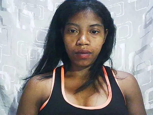 Live sex webcam photo for Honey699 #290578252