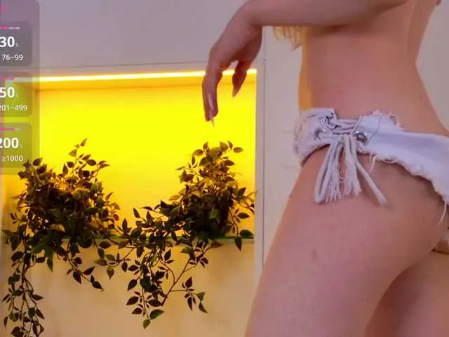 Live sex webcam photo for HoneyAhegao #294006544