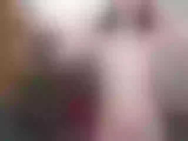 Live sex webcam photo for HoneyT33n #272558632