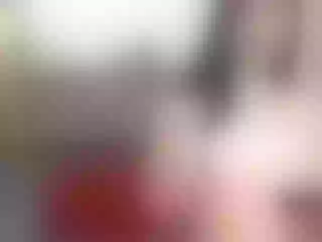 Live sex webcam photo for HoneyT33n #272570429