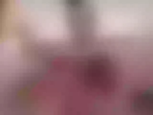 Live sex webcam photo for HoneyT33n #273079415