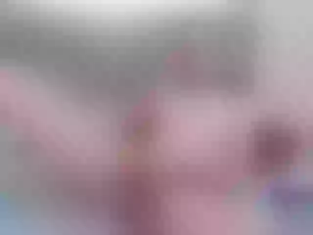 Live sex webcam photo for HoneyT33n #273443332