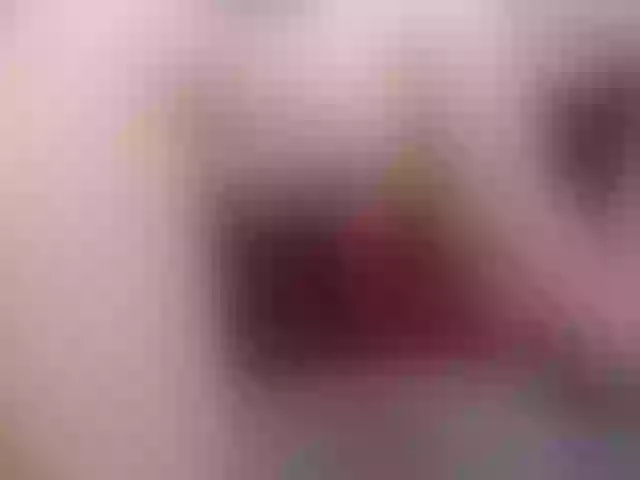 Live sex webcam photo for HoneyT33n #273759321